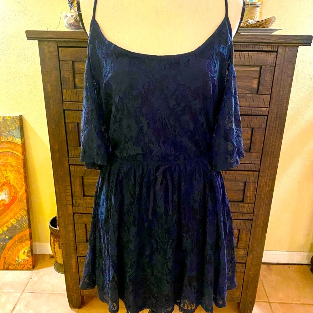 Hollister Lace Overlay Cold Shoulder Mini Dress Size L